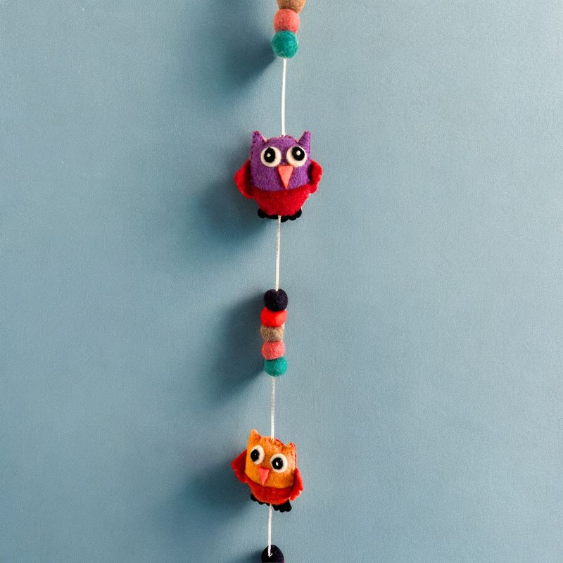 Wandbehang aus Filz – Eulen (zufällige Farben)