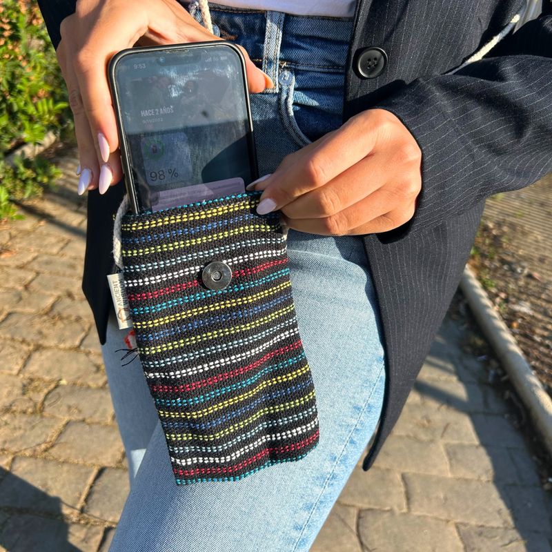 Handyhalter-Tasche in Schwarz und Mehrfarbig – Fuchs-Dekor