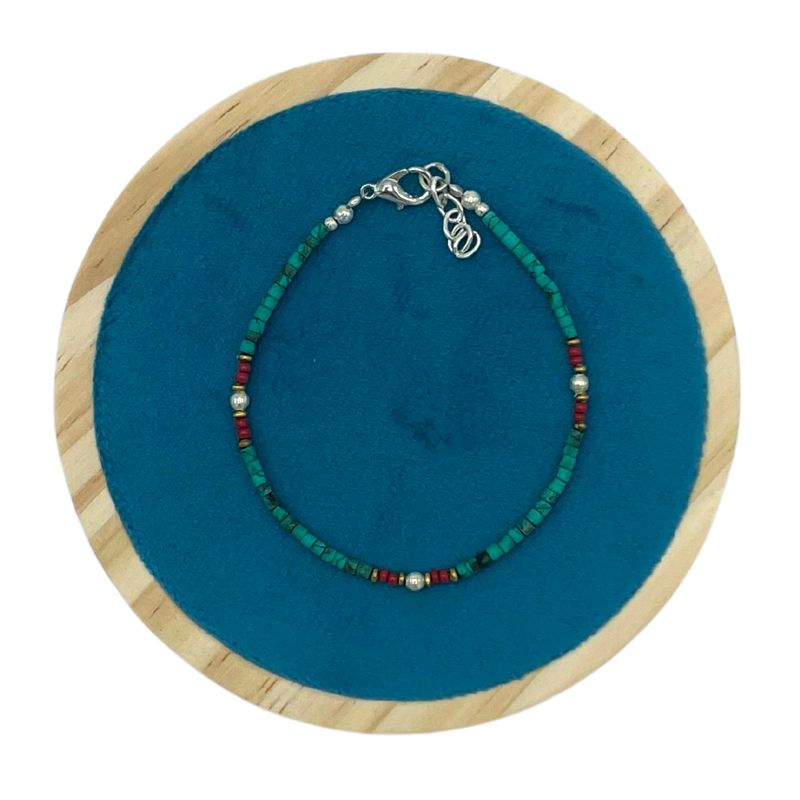 Nepalesisches Armband mit extrafeinen Edelsteinen – Türkis und Stein