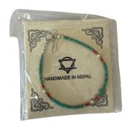 Nepalesisches Armband mit extrafeinen Edelsteinen – Türkis und Stein
