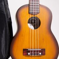 Von Hand gefertigte Ukulele – Orange Sunburst-Finish (4 Saiten)