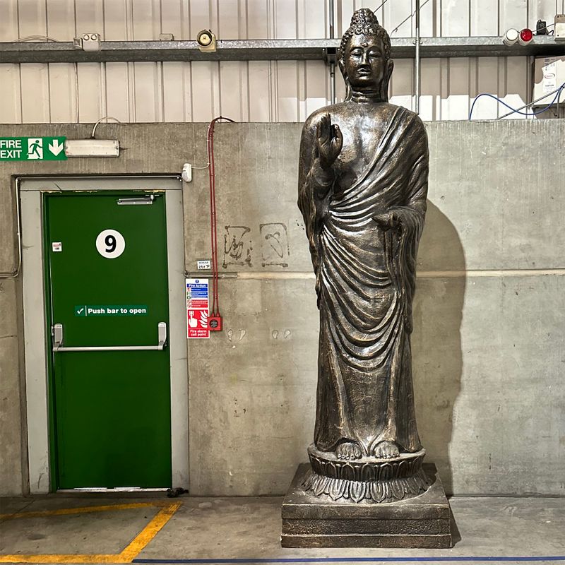 Große stehende Buddha-Statue in Antikgold, 3 m hoch