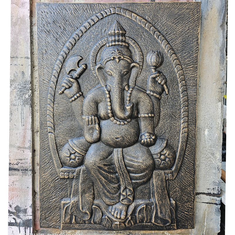 Großer Ganpati Antik-Gold-Relief, 0,7 x 1 m