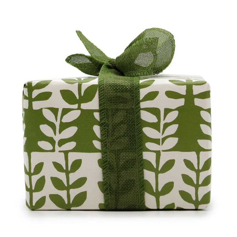 Geschenkbox – Rhabarber (Kerze) + Weiße Feige und Waldbeere (Badebomben)