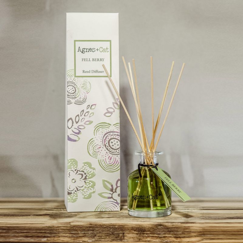 140 ml Rattanstäbchen-Diffusor – Fell Berry