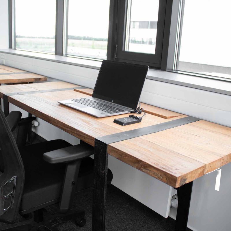 Schreibtisch 160x60x75cm