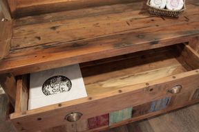 Anzeigetisch für Badebomben - recycled wood
