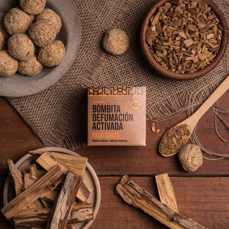 Box mit 8 Palo Santo Räucherbomben
