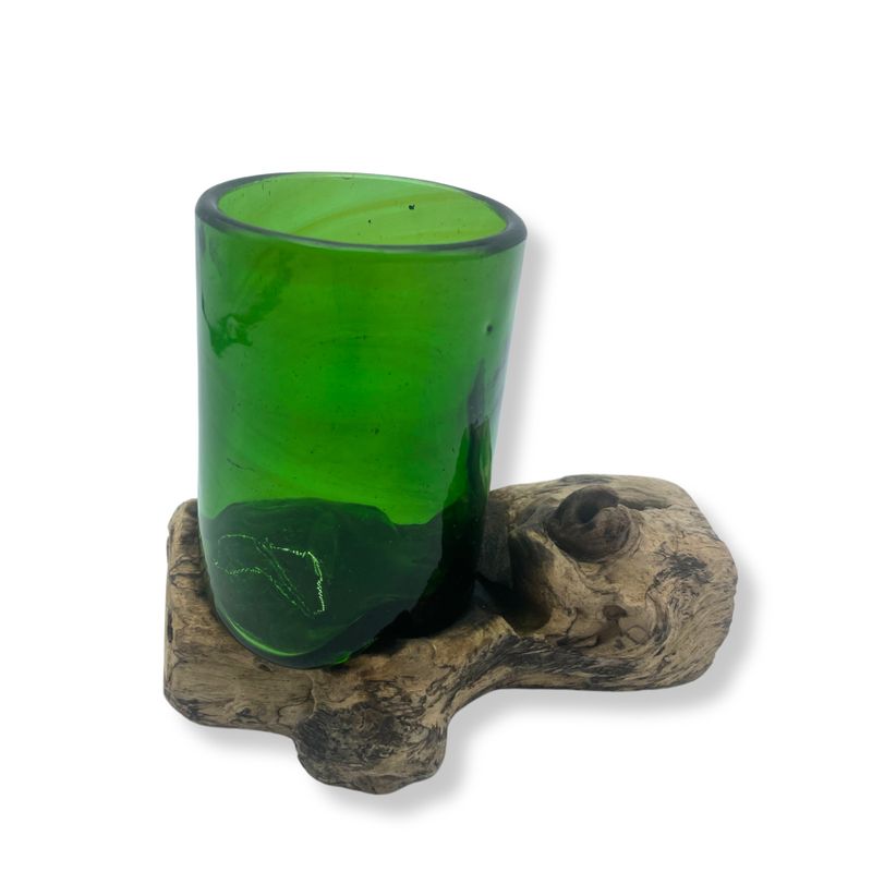 Recycelte Bierflaschen - Whisky-Glas auf Holz