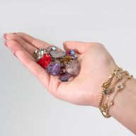 Anhänger mit Stahlgehäuse, Herzen – 12 verschiedene Edelsteinsplitter und Muscheln