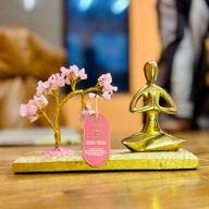 Edelstein-Yoga-Garten – Namaste-Pose – geneigter Rosenquarz-Baum – 100 Splittersteine