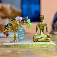 Edelstein-Yoga-Garten – Mudra-Pose – Sieben Chakren – Geneigter Baum – 100 Splittersteine