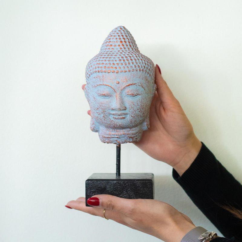 Stillness Buddhakopf auf Ständer - Blaues Kupfer
