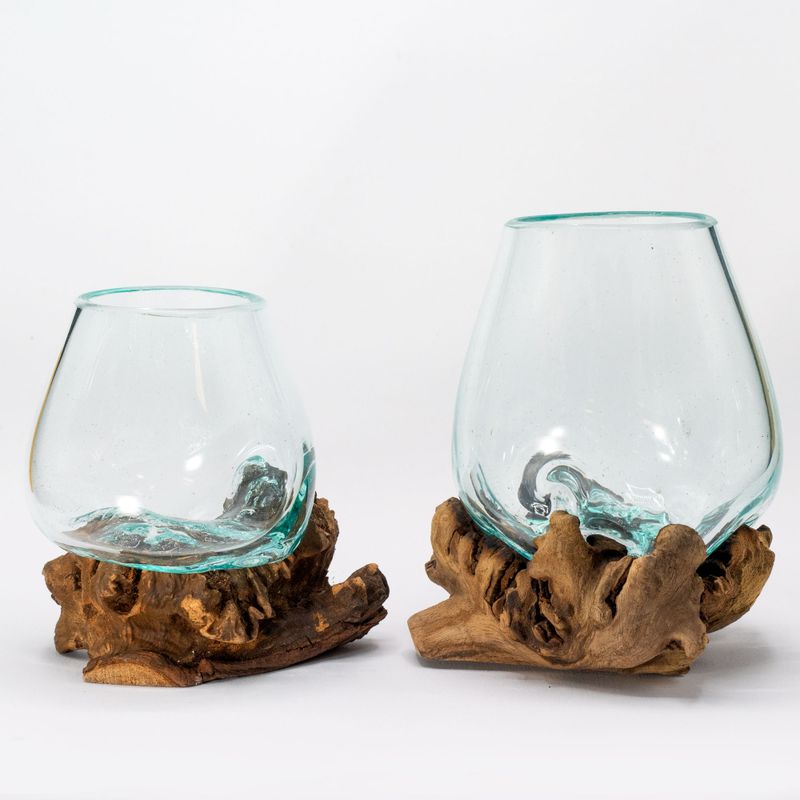 Geschmolzenes Glas auf seltenem Parasitenholz - groß
