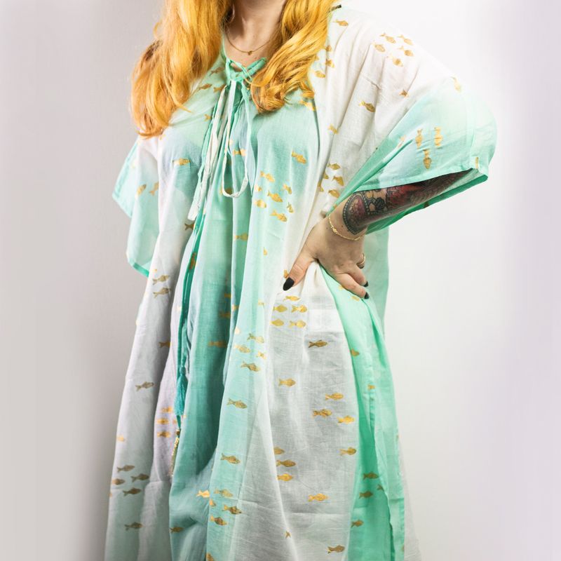 Nomad Sari On the Med Kollektion - Kaftan - Weiß & Türkis & Gold Fisch Design
