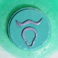 Set Badesprudlern mit Sternzeichen und Horoskop – Stier