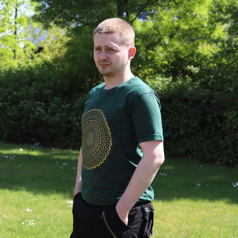 Kleines Stone Washed T-Shirt - Mandala - Grün