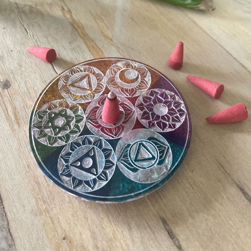Räucherstäbchenhalter aus Speckstein, 10 cm, Sieben Chakra