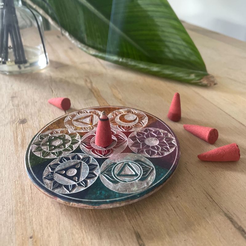 Räucherstäbchenhalter aus Speckstein, 10 cm, Sieben Chakra