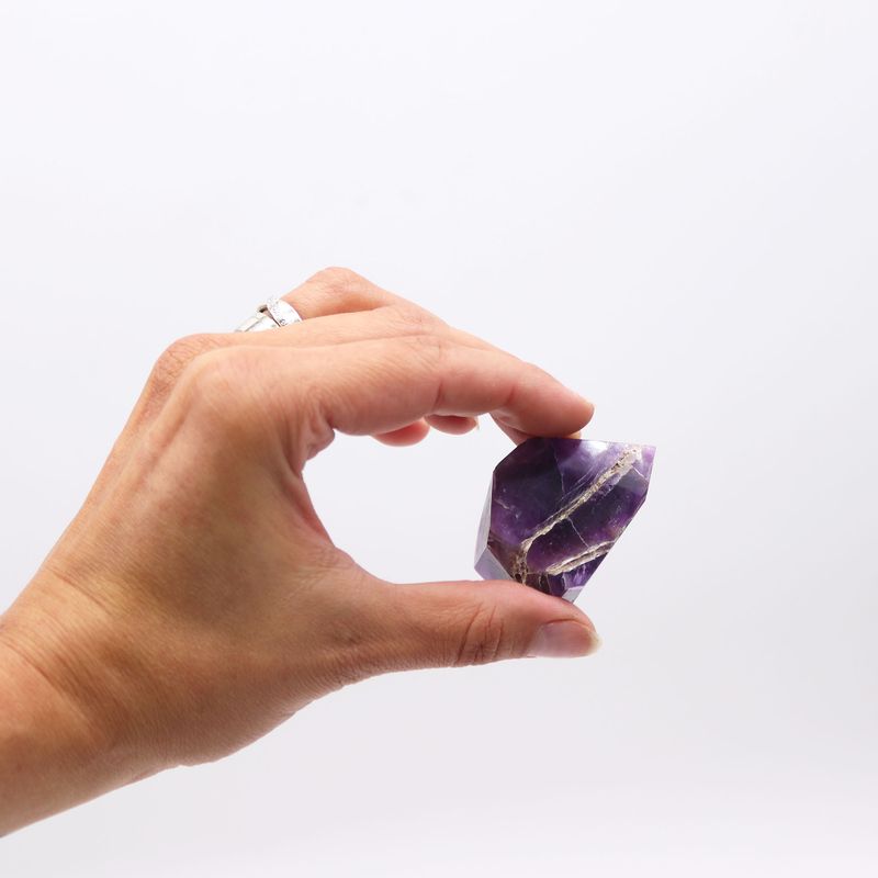 Edelsteinspitzen in großen Mengen, ca. 6 cm (0,5 kg) – Afrikanischer Amethyst (ca. 8 Stück)