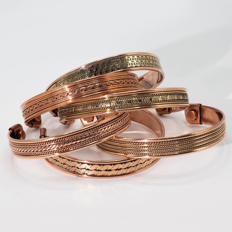 Armbänder mit Kupferbandmuster und Magneten (sortiert)