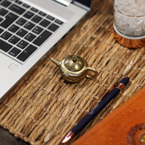 Feng Shui Fortune - Glücksteekanne mit Würfeldrehung