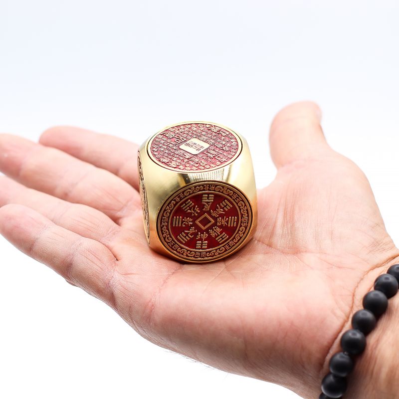 Feng Shui Fortune - Roter und Messing-Wohlstandswürfel - Flach