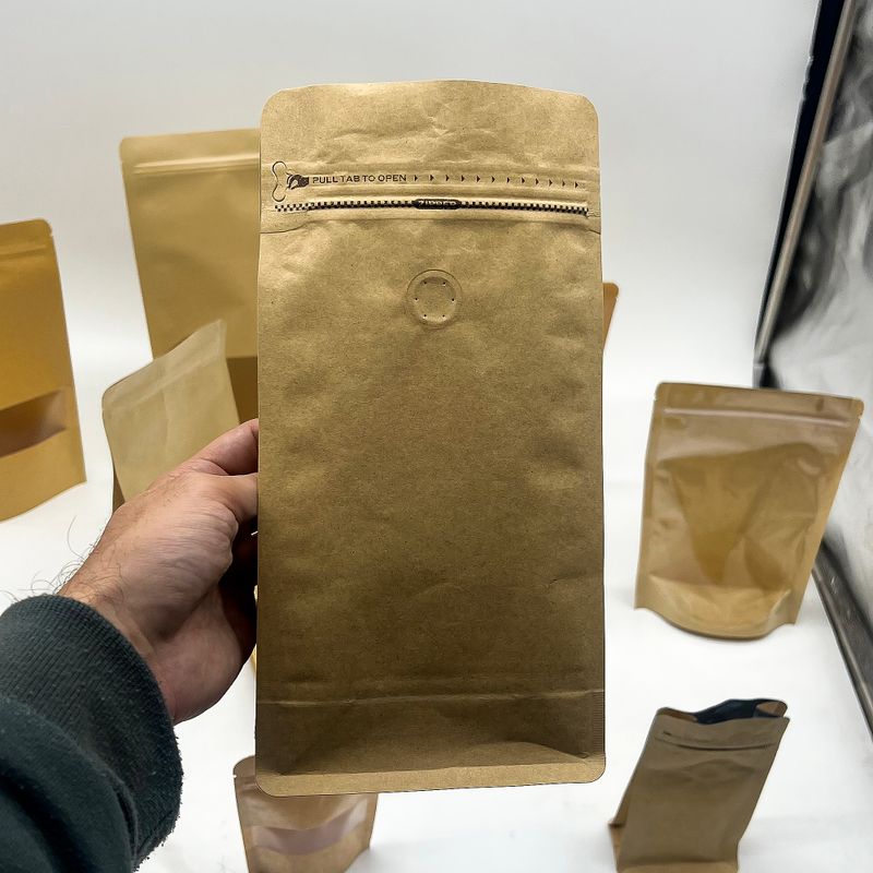 Mittlerer Kaffeebeutel mit Aromaventil – 13,5 x 26,5 cm (500 g)