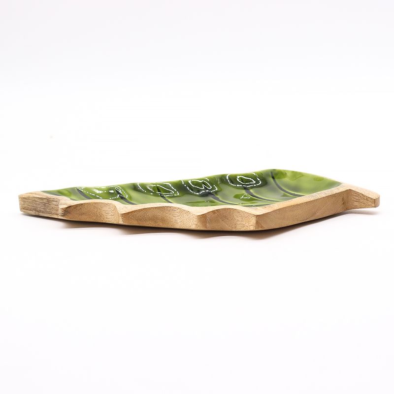 Lost in the Forest – Emaillierte Holzschale mit Blättern – 33 x 17 cm