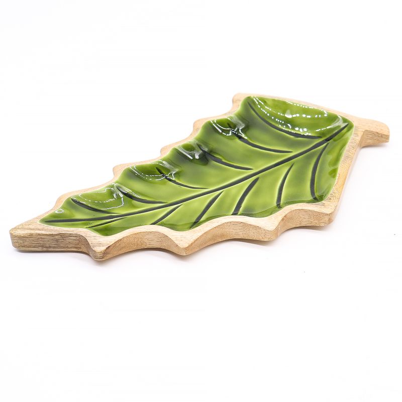 Lost in the Forest – Emaillierte Holzschale mit Blättern – 33 x 17 cm