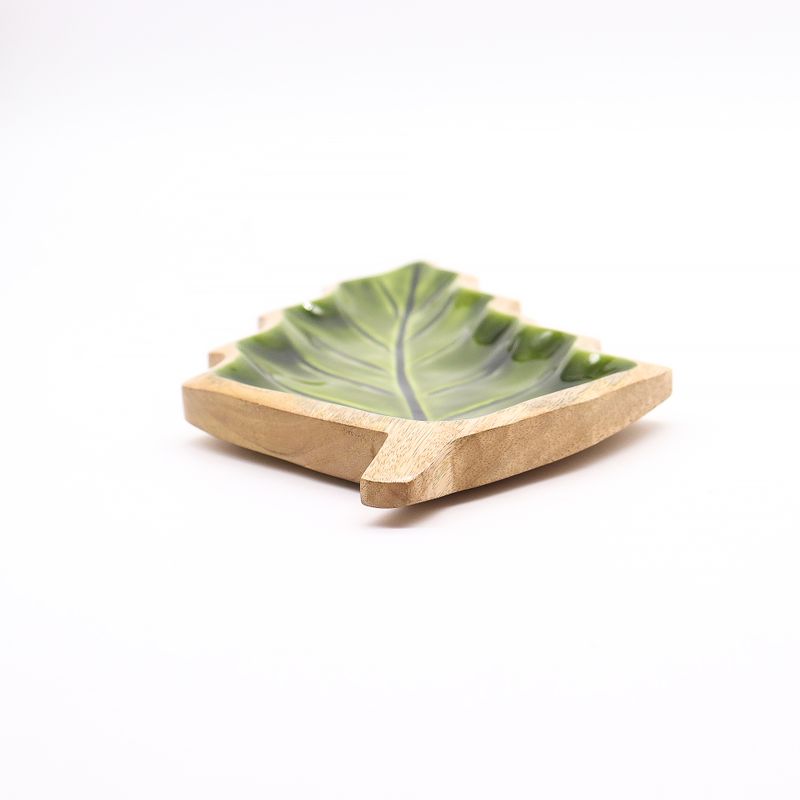 Lost in the Forest – Emaillierte Holzschale mit Blättern – 33 x 17 cm