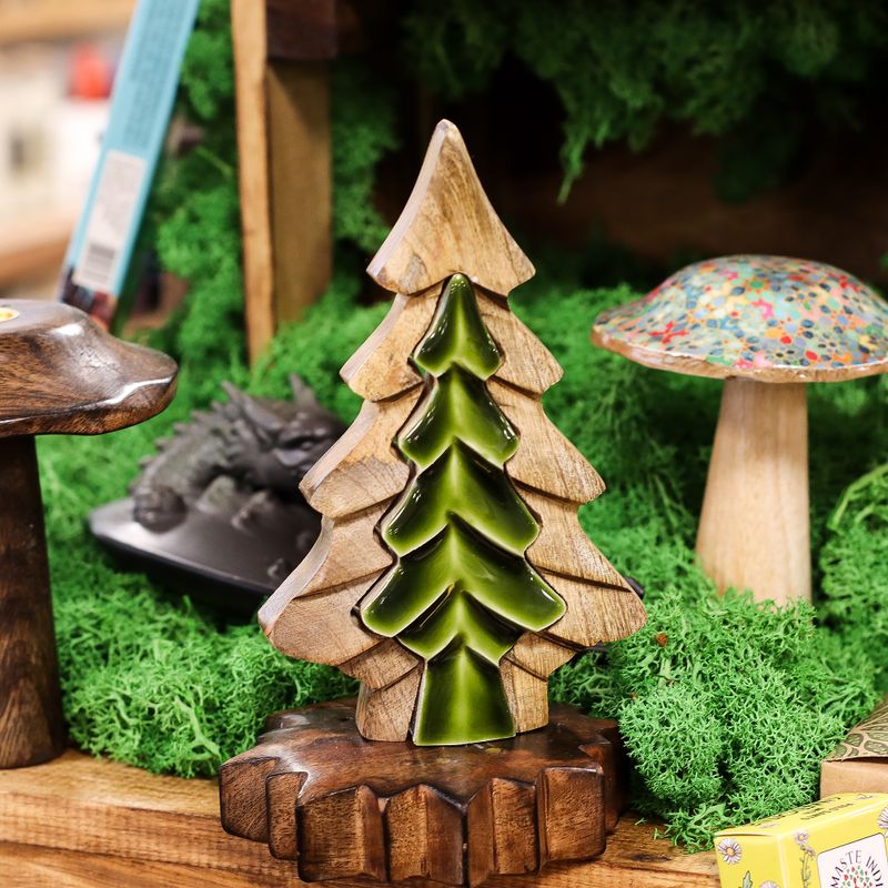 Lost in the Forrest – Kleine Holzdekoration „Baum im Baum“ – 15 x 10 cm