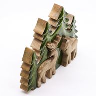 Lost in the Forest – Zwei Hirsche im Wald, 3D-Holzdekoration – 18 x 23 cm