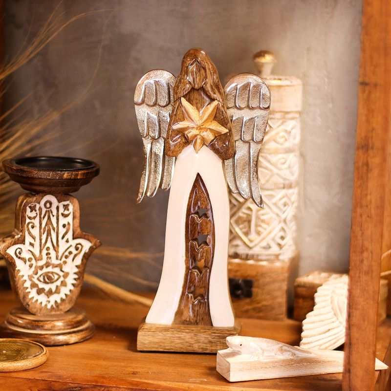 Großer Engelstern aus Mangoholz mit Metallflügeln und Emaille-Details – 30 cm