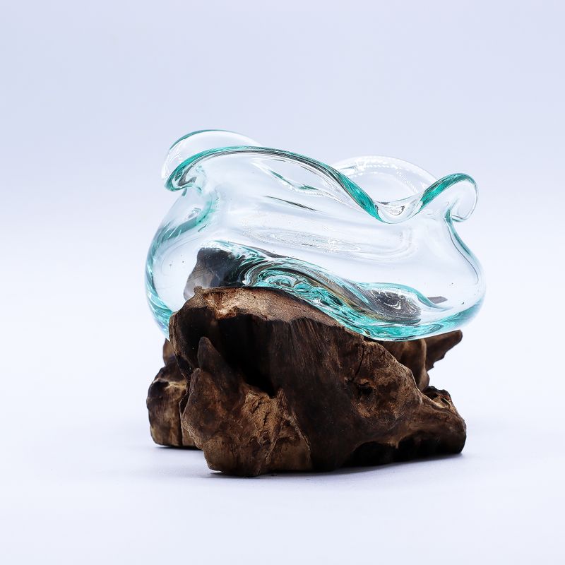 Gewellte Schale aus geschmolzenem Glas auf Holz, 18 cm