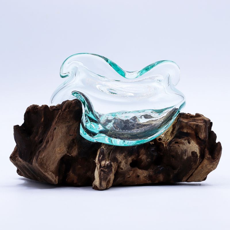 Gewellte Schale aus geschmolzenem Glas auf Holz, 18 cm