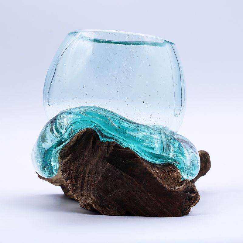 Mini-Goldfischglas aus geschmolzenem Glas auf Holz, 20 cm