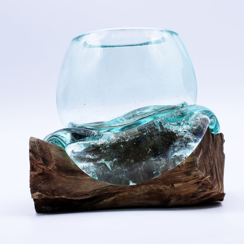 Mini-Goldfischglas aus geschmolzenem Glas auf Holz, 20 cm