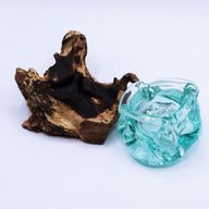 Massiver Aschenbecher/Kerzenhalter aus geschmolzenem Glas auf Holz, 23 cm