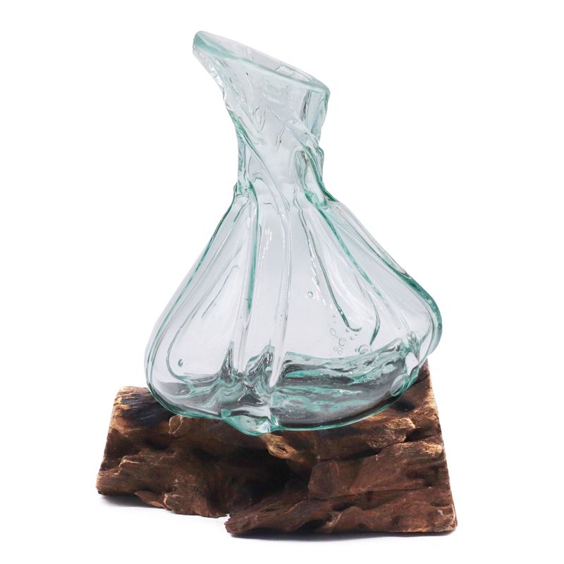 Fancy Mini-Karaffe aus geschmolzenem Glas auf Holz