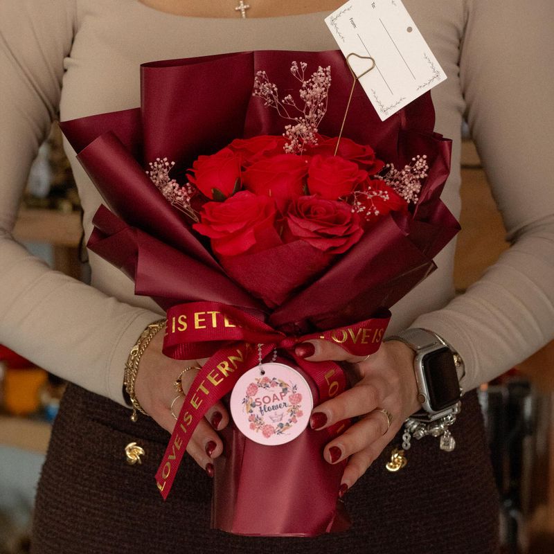 Großer Strauß roter Rosen – Liebe ist ewig – Geschenkkarte