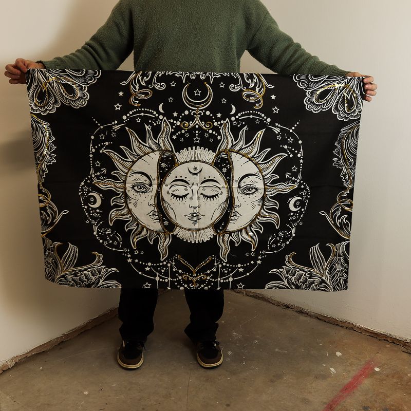 Wandbild aus Baumwolle (70x110cm) - Sonnengöttin