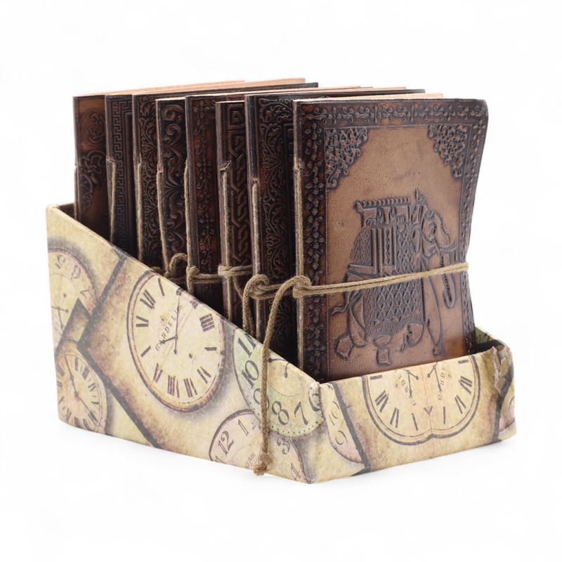 Verschiedene esoterische Ledernotizbücher (6x4,5") - Vitrine