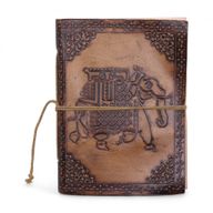 Verschiedene esoterische Ledernotizbücher (6x4,5") - Vitrine