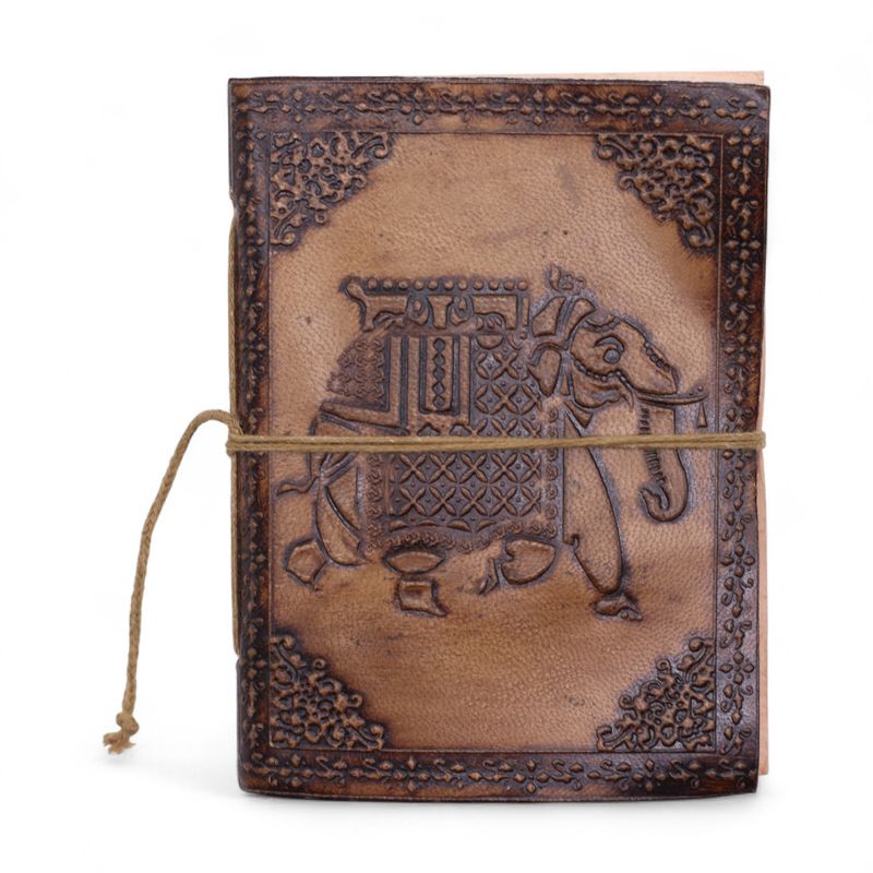 Verschiedene esoterische Ledernotizbücher (6x4,5") - Vitrine