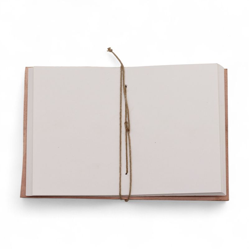 Verschiedene esoterische Ledernotizbücher (6x4,5") - Vitrine