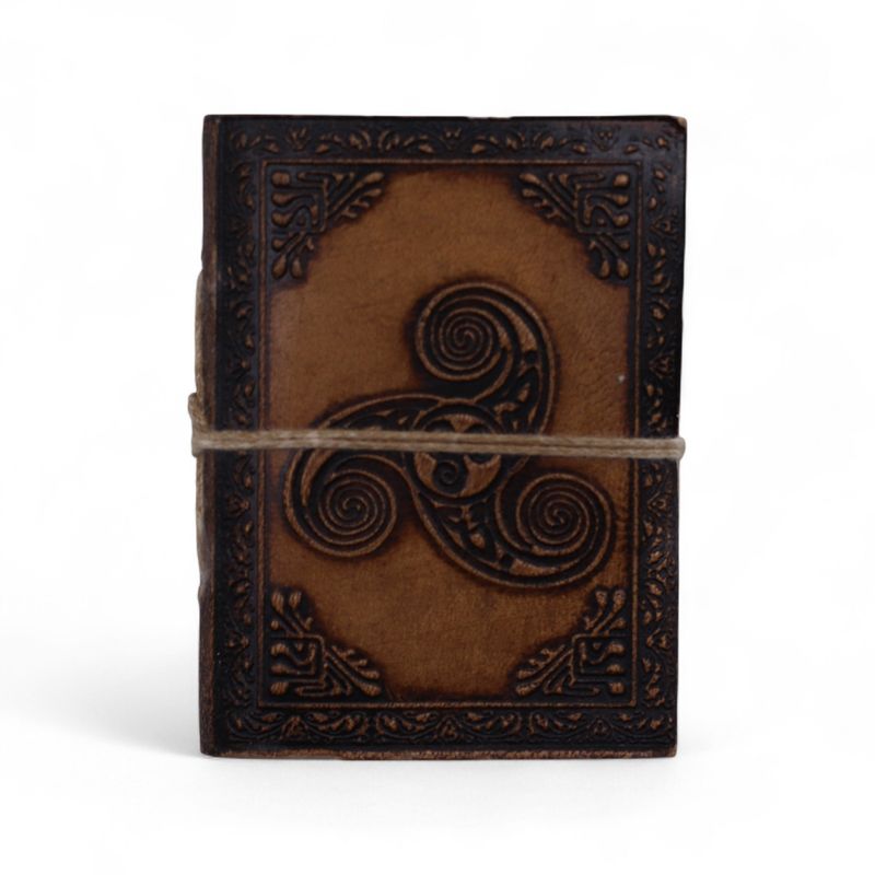 Verschiedene kleine esoterische Ledernotizbücher (4x3") - Vitrine