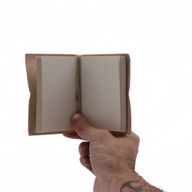 Verschiedene kleine esoterische Ledernotizbücher (4x3") - Vitrine