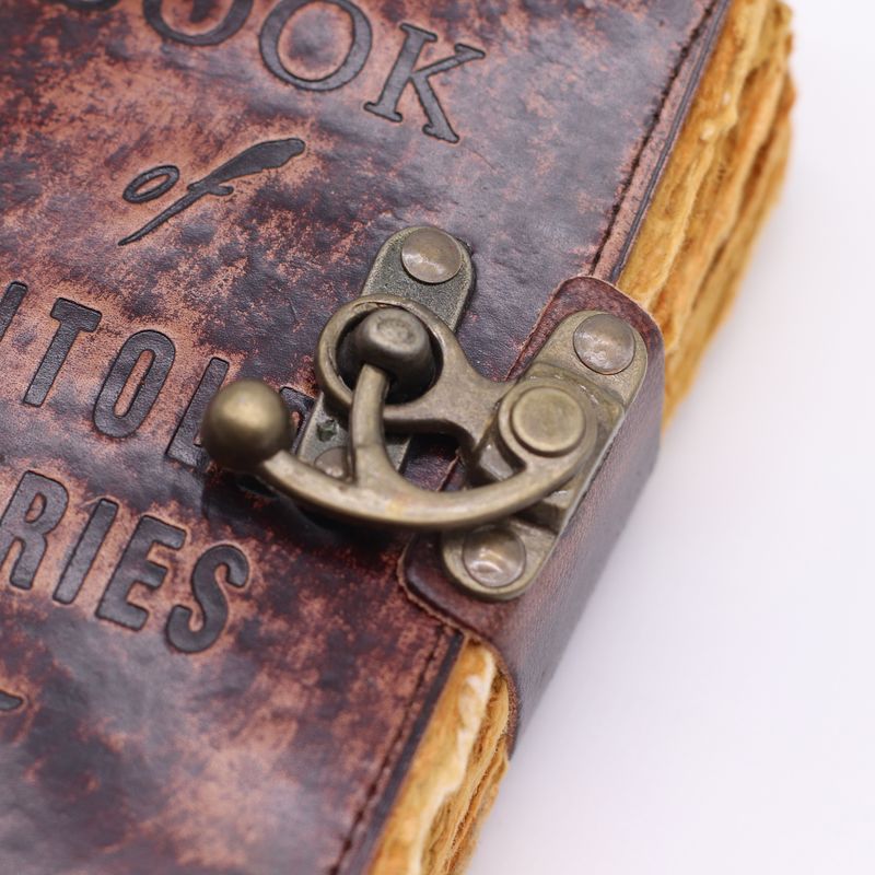 Dicke Notizbücher aus Leder mit Büttenrand (6x4") - Das Buch der unerzählten Geschichten