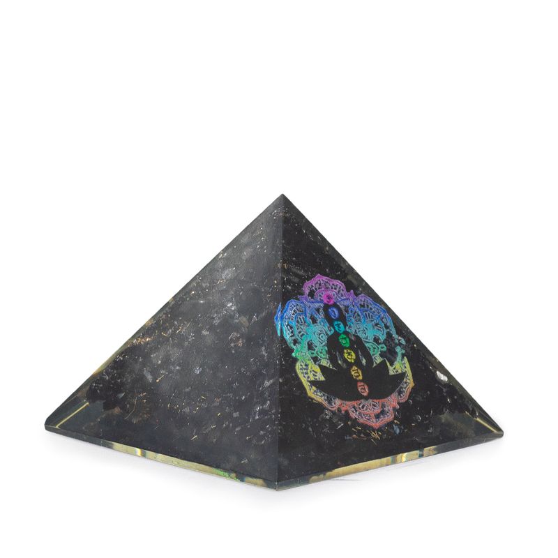 Kleine Orgonit-Pyramiden 5,5 x 4,5 cm – Chakra-Buddha – Schwarze Turmalin-Splitter